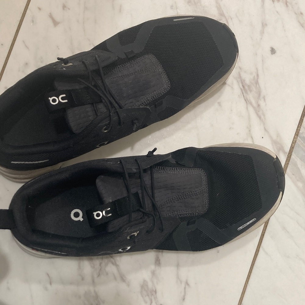 On Running Men's Black and Gray Athletic Shoes - Picture 16 of 16